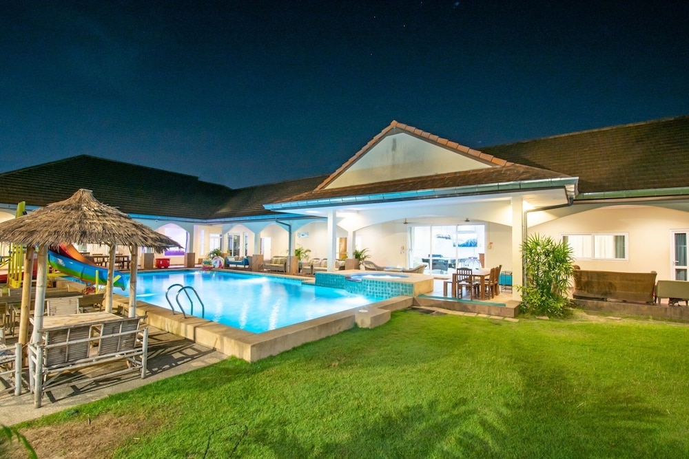 Pool Villa for Families and Party