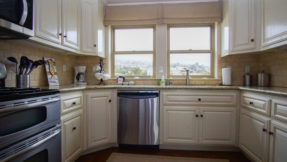 282 Harloe Ave. 2 Bedroom Townhouse by Redawning view 2