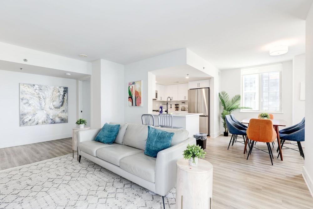 Elegant 2BR Apartment Minutes From DC