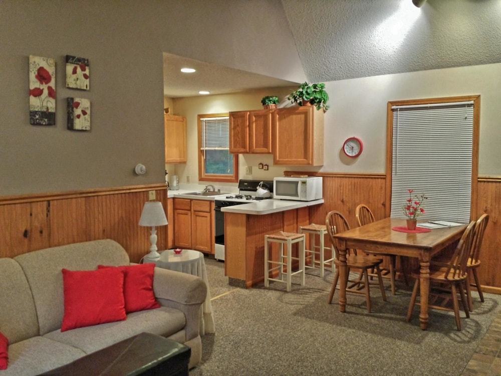 Goshorn Lake Cottages