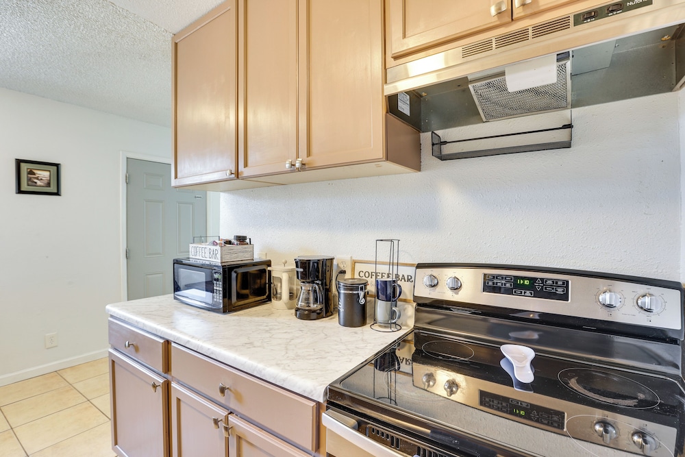 Glendale Unit w/ Private Yard Near Sports Venues!