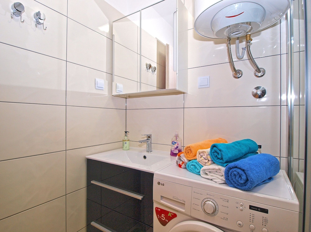 Apartment 1507