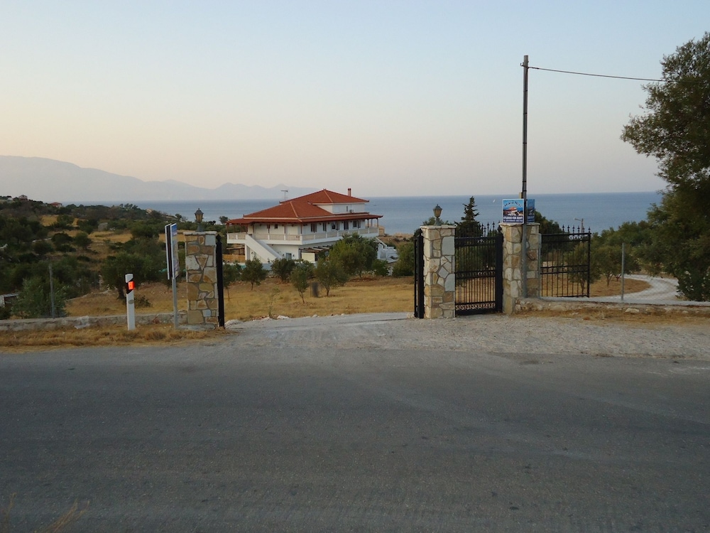 Mikro Nisi Studios
