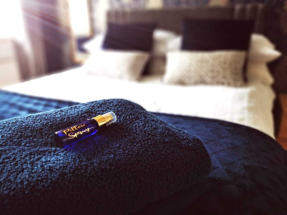 Beachcomber Seafront Pet Friendly Cottage view 2