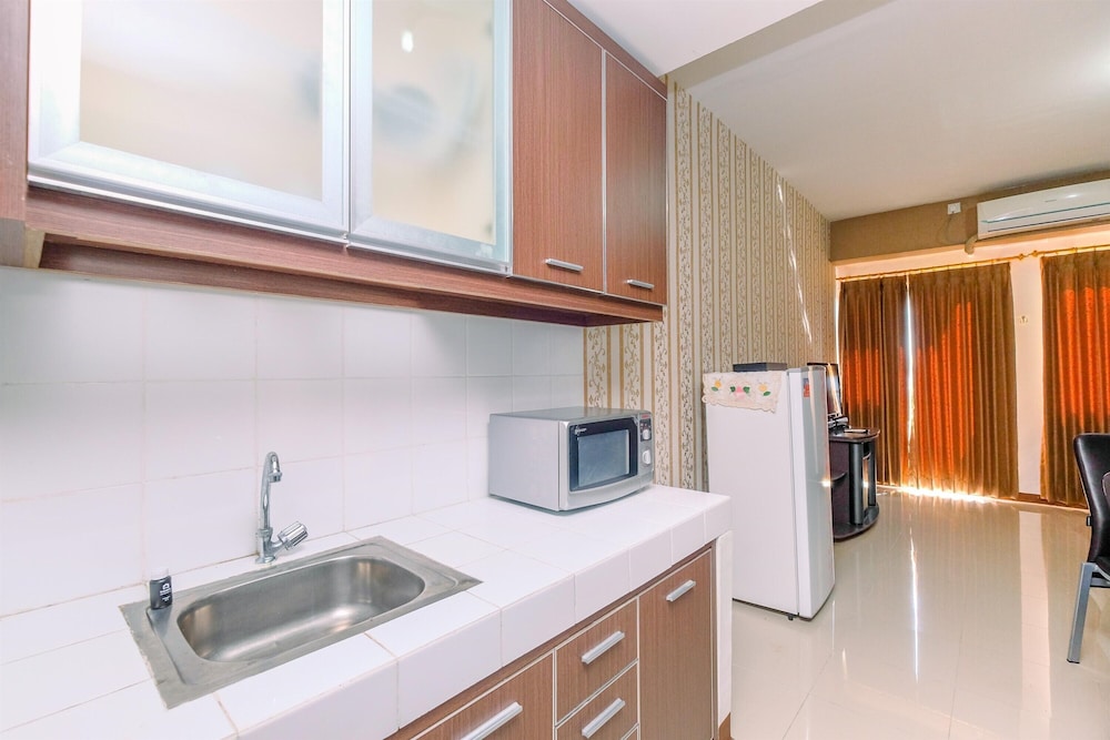 Nice And Minimalist Studio At Park View Condominium Apartment