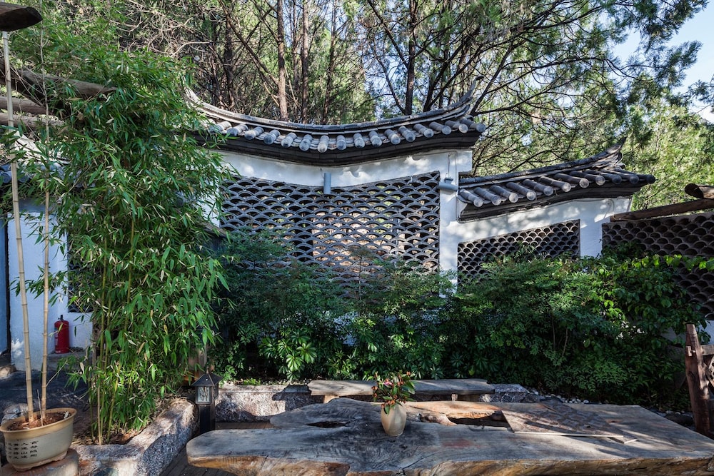 Blooming Island Banshan Yuan