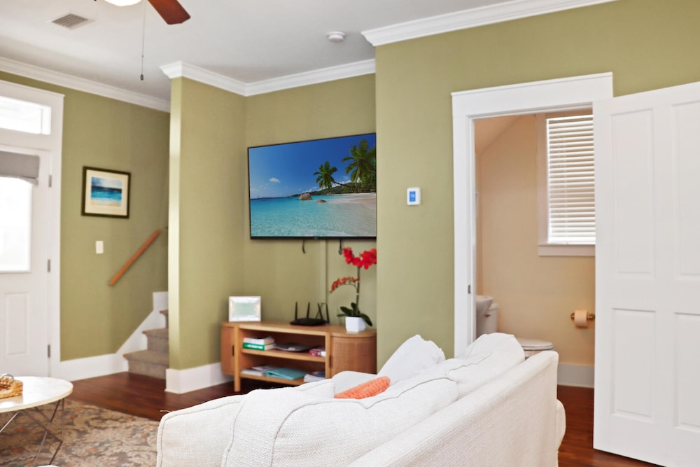 Barefoot Cottage B49 - Seabbatical