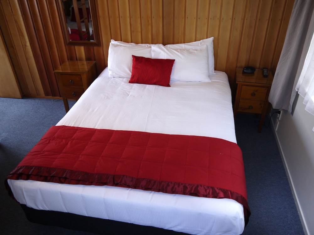 Central Franz Josef Cabins and Flats view 5