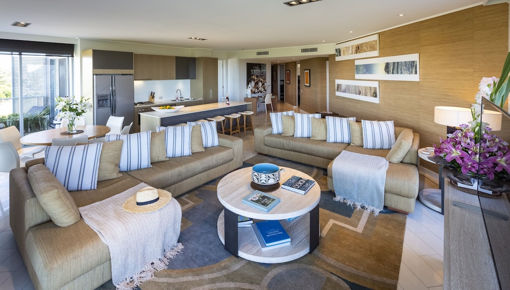 Luxury Apartments on Bells Boulevard