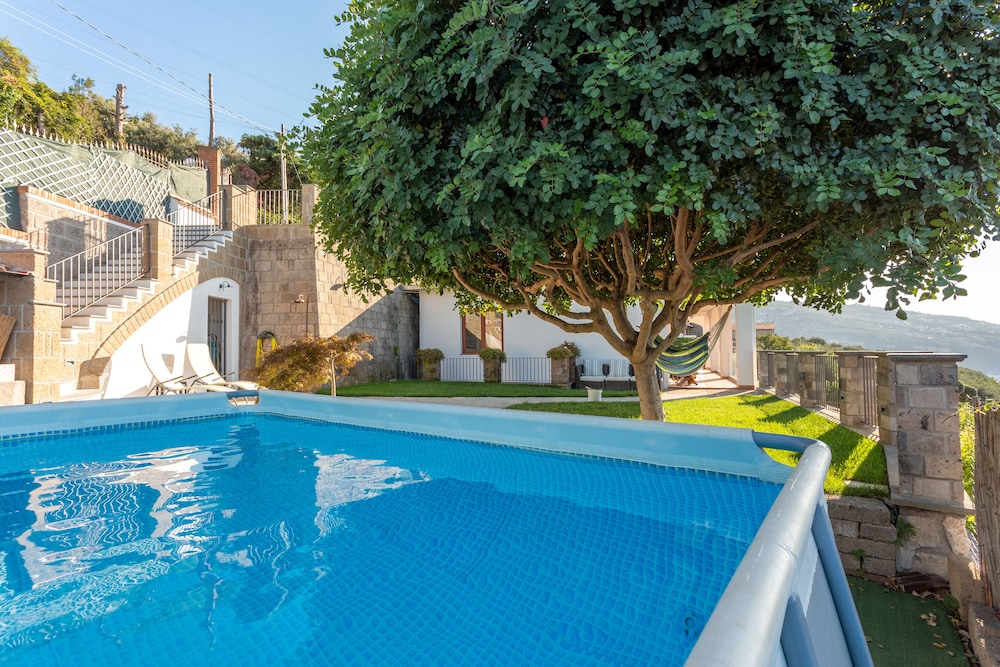 Luxury Villa with breathtaking Seaview, pool, BBQ