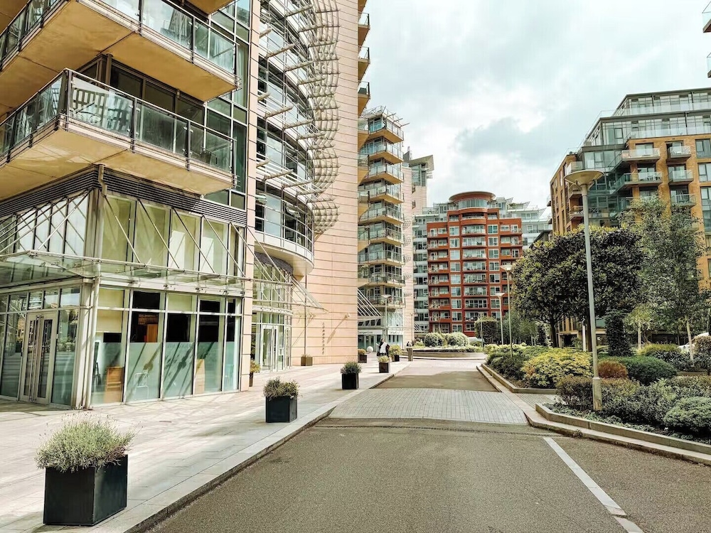 Londonaprt/sleeps6/gym/waterfront/wifi