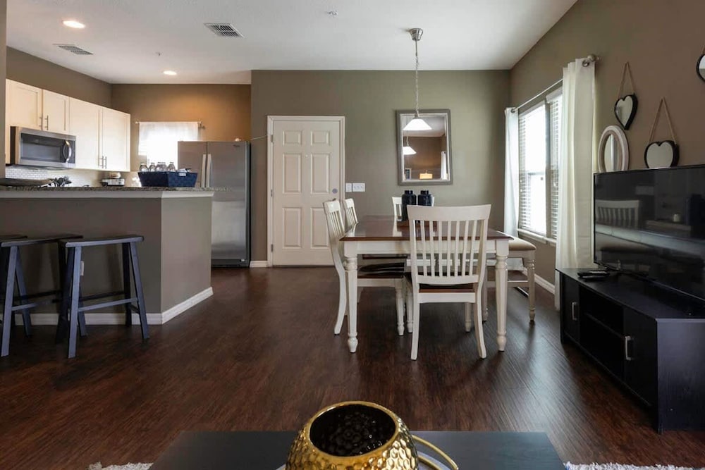 4BR Family Townhouse Steps to Disney