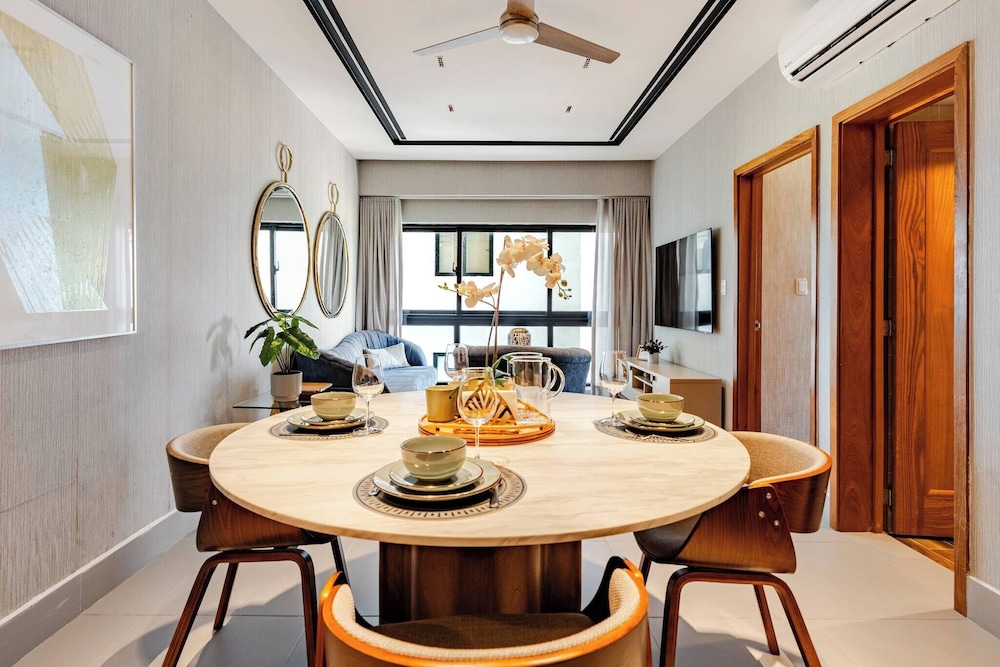 Luxurious Santo Domingo Apartment in Heart of the City, Wifi, Pool, Parking Free