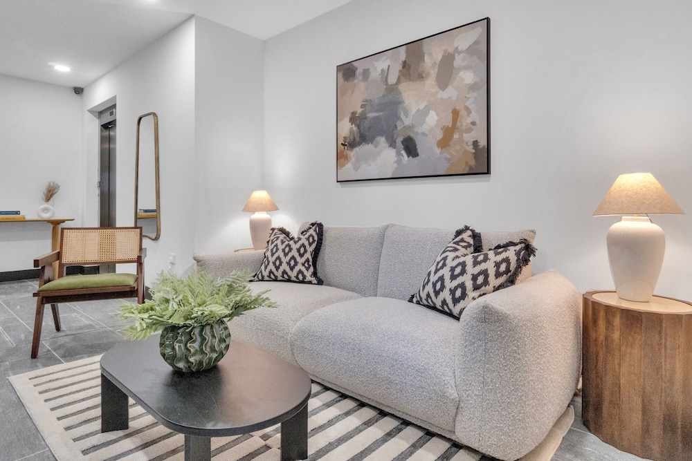 homely - North London Penthouse Finchley