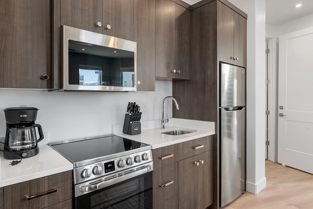 Olympic Escapes Gold 6 Bedroom Townhouse
