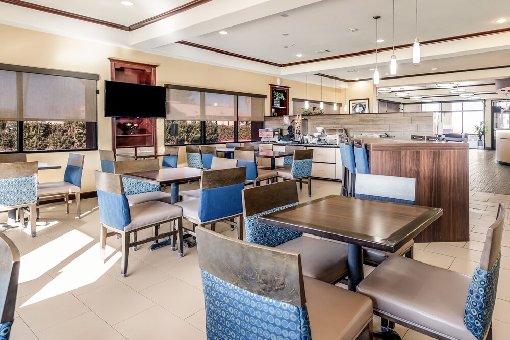 Fort Stockton Vacations - Comfort Suites Fort Stockton - Property Image 11