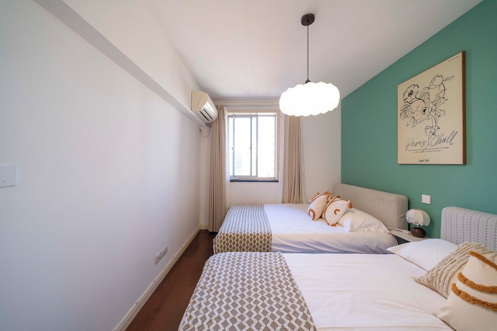 Book and Bed-People's Square