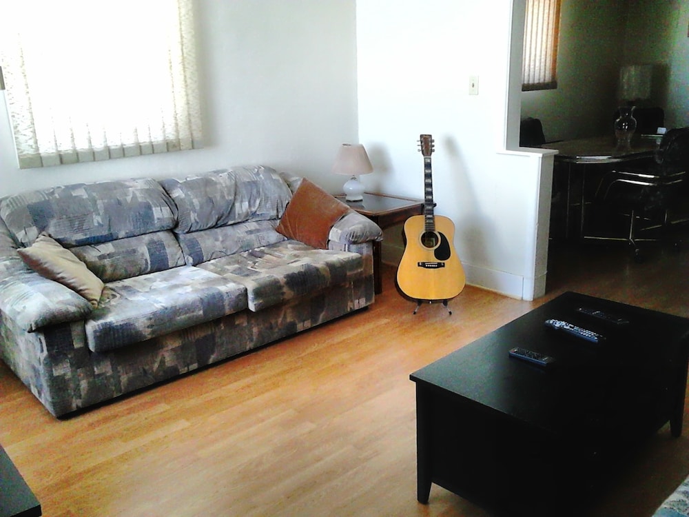 Canora Home Rentals Holiday Cottage