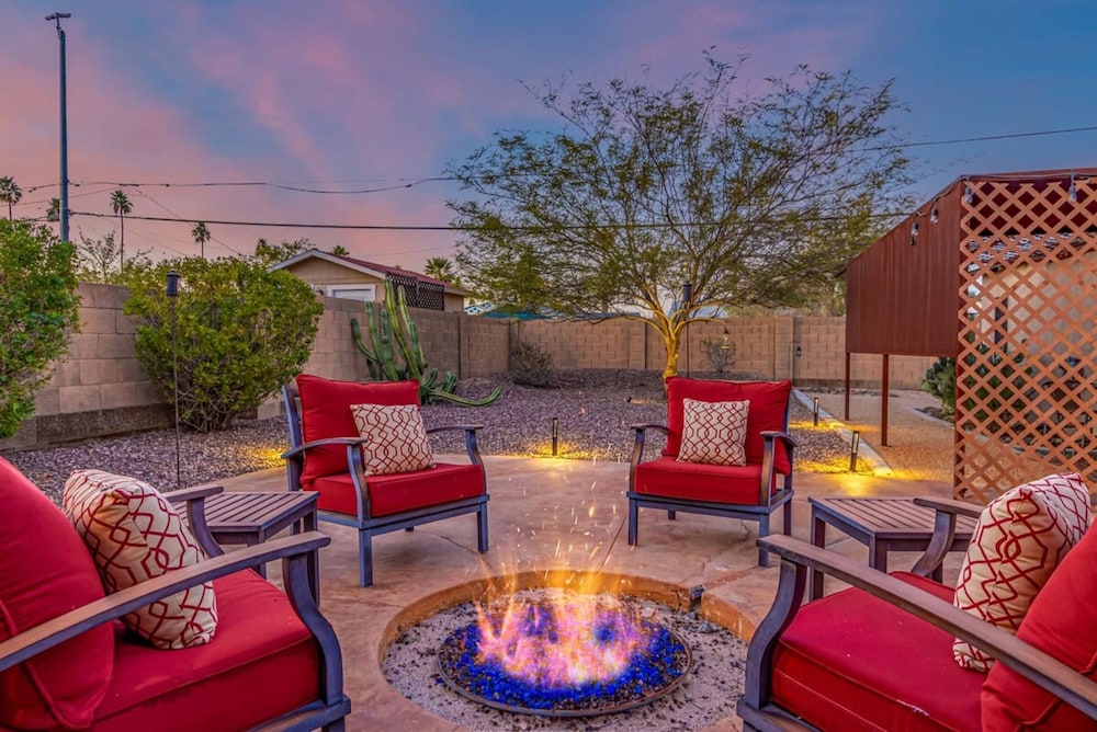 Cozy SW Casa 5 Mins to DT PHX Sleeps 6