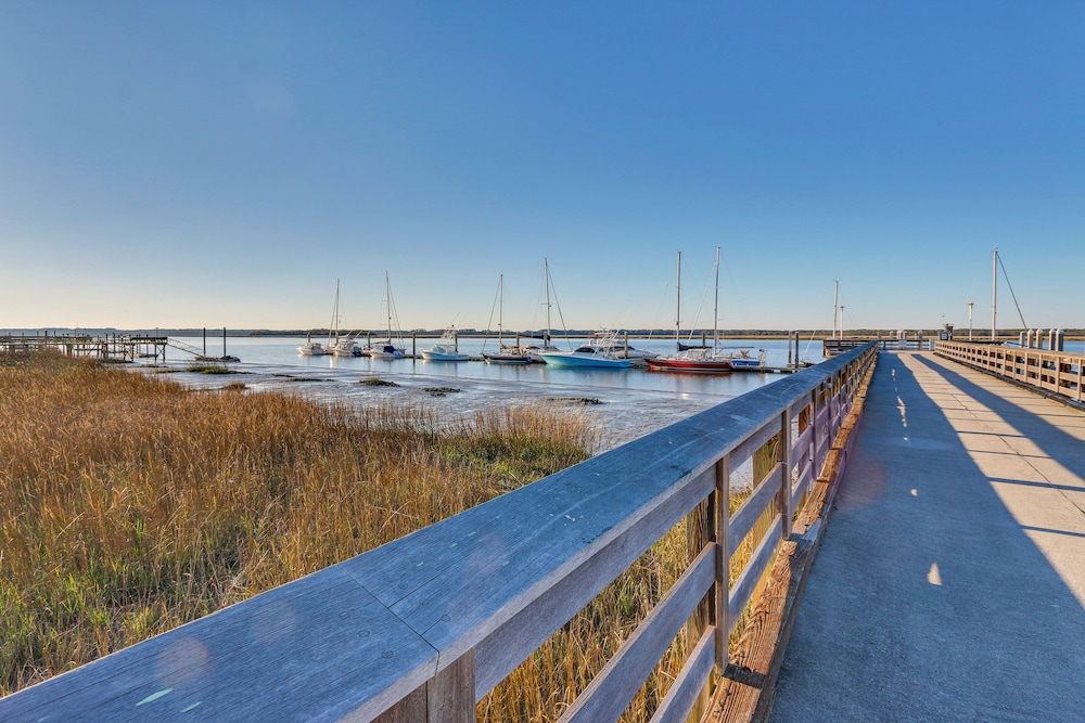 Waterfront Home on Dataw Island: Golf & Amenities!