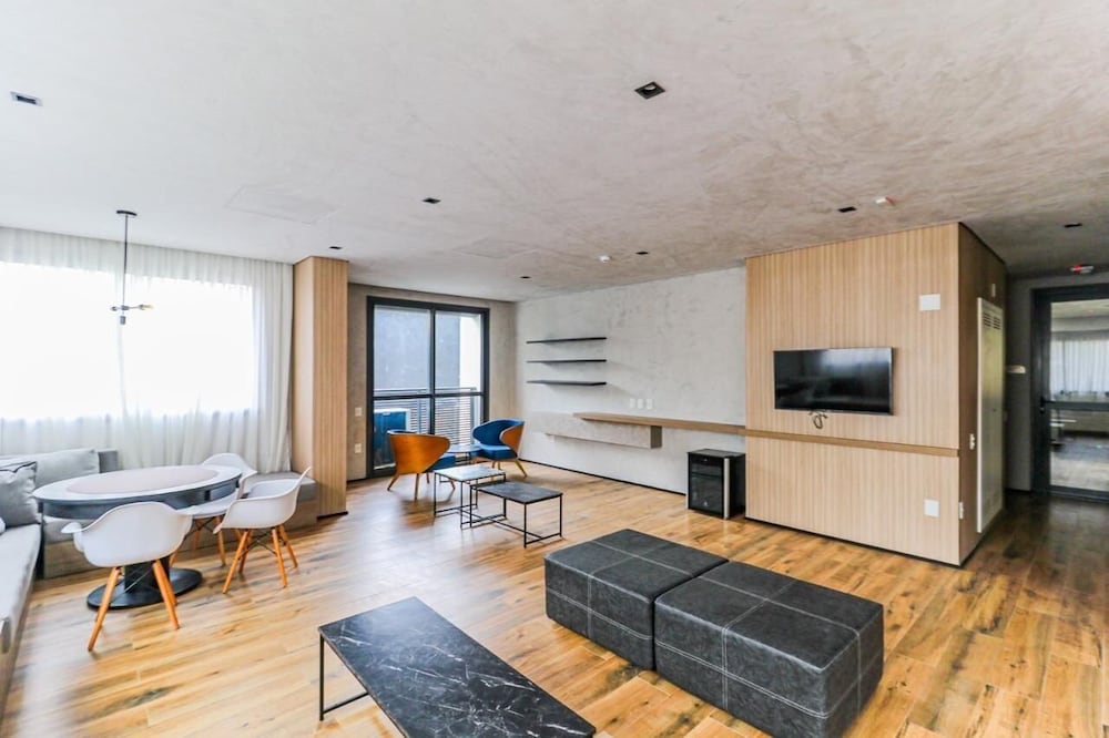 Haus Mitre Residences