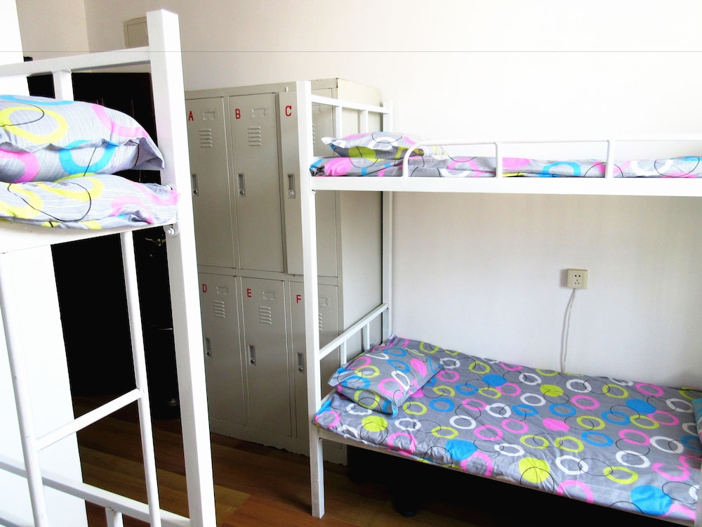 25 Four Seasons Youth Hostel