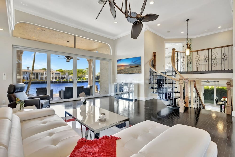 Serenity Villa Water Front