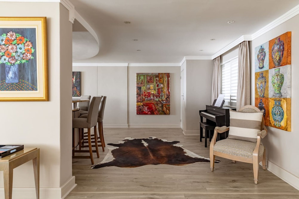 Bantry Place - Luxury Apartment