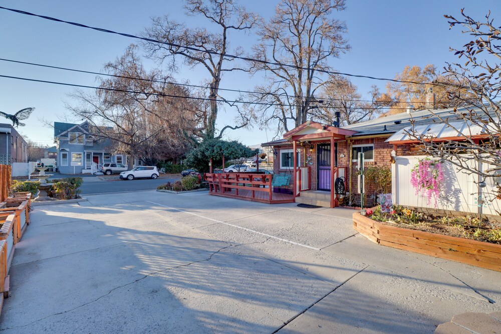 Close to Midtown! Cozy Reno 'river Cottage'