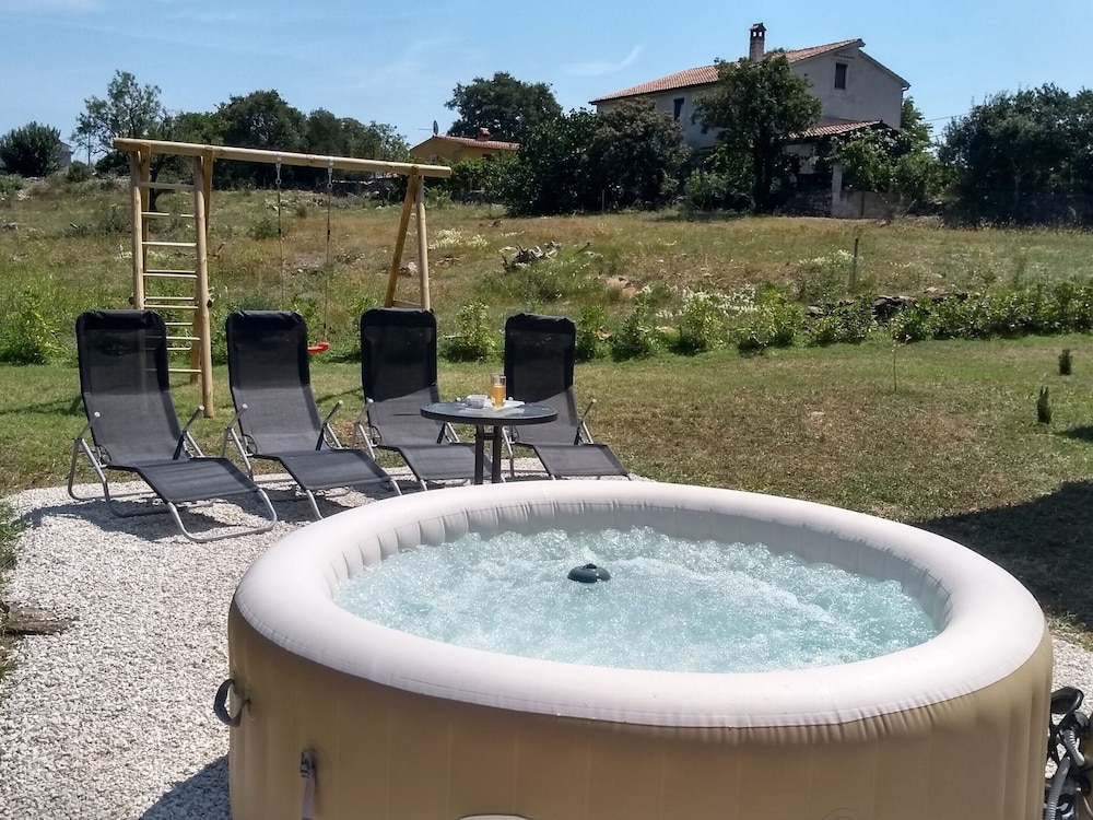 Comfortable House With Large Garden and Terrace, Near the Beach view 5