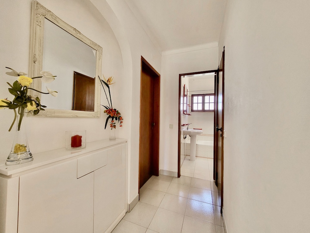 Faro Terrace Villa by Homing