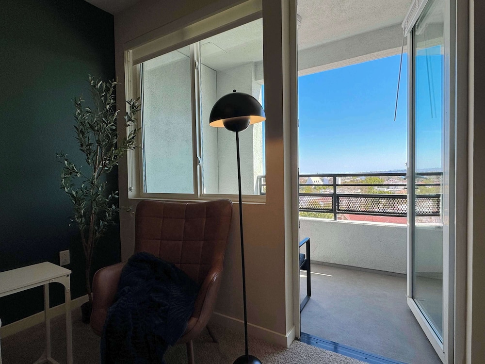 New Oasis Near Disneyland Pool Gym Free Parking