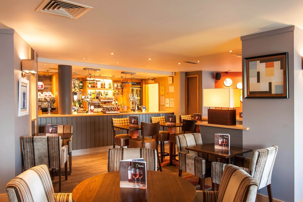 bar & lounge