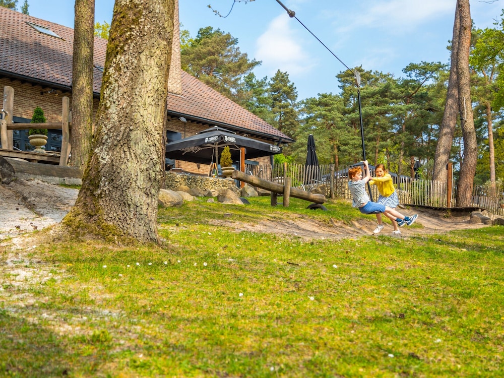 Tent Lodge With Bathroom 16 km From Maastricht