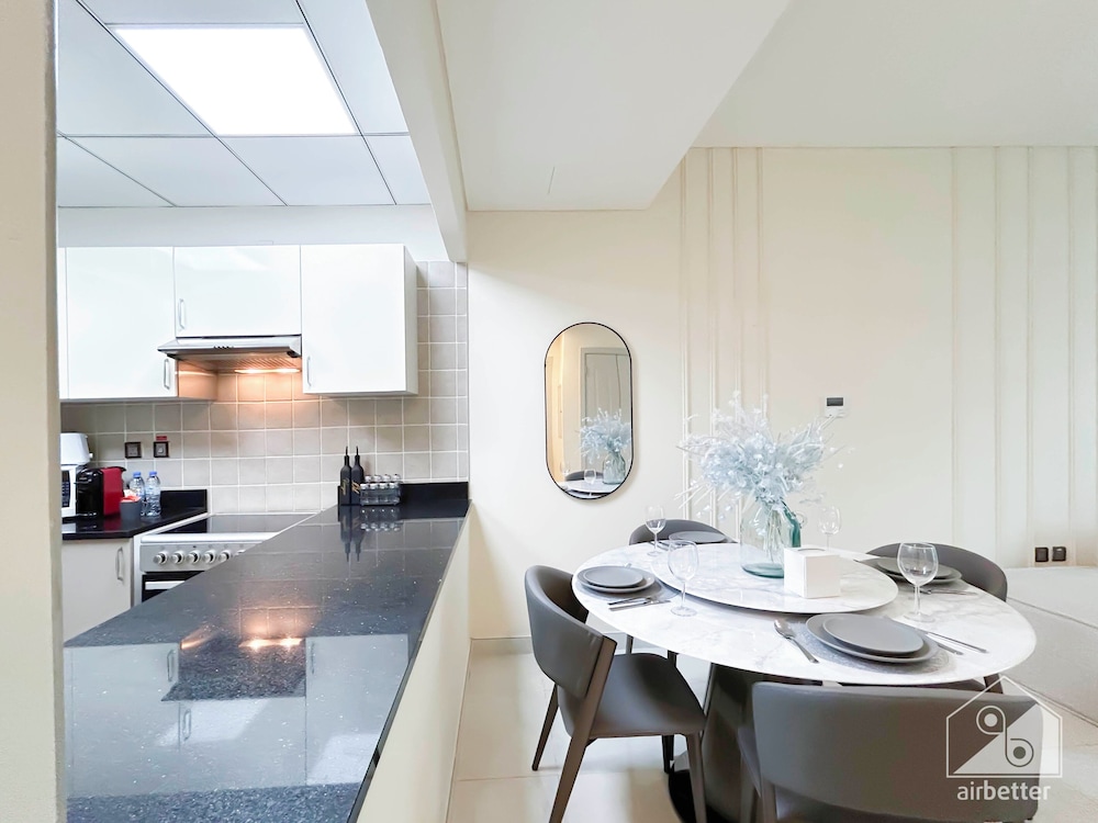 Your Perfect Meydan Getaway: 1B Polo Residence C3