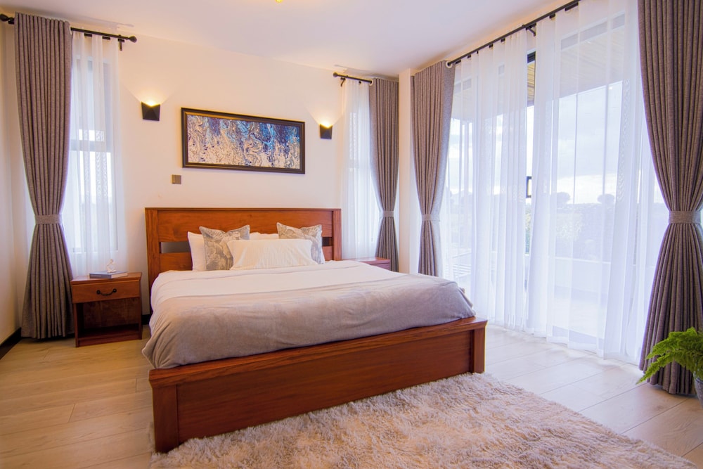 Lux Suites Impala House Naivasha