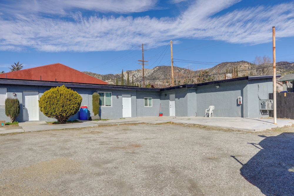 Hike & Explore: Studio Stay in Frazier Park