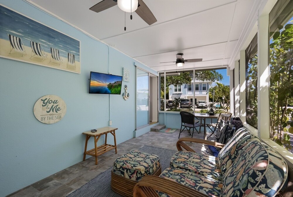 Minnow 1 1 Bedroom Cottage by RedAwning