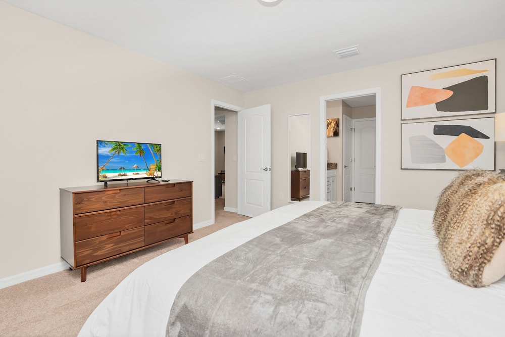 5 Bed 5 Ba Solterra Villa with Pool & Spa - Image 4