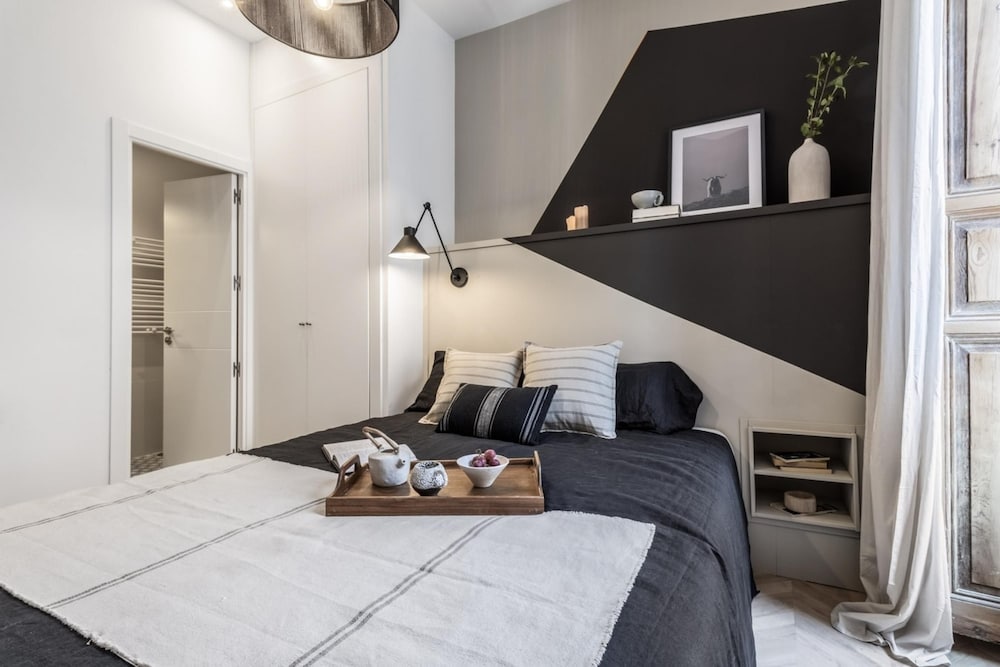 Broto - 4 Bedrooms in Malasa a photo 5
