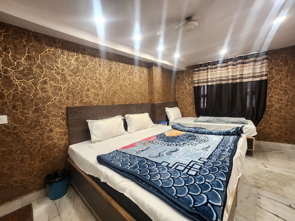 Hotel The Divine