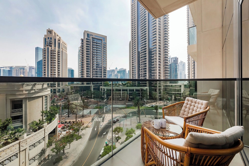 Fabulous 1BR in Act Two Emaar Downtown