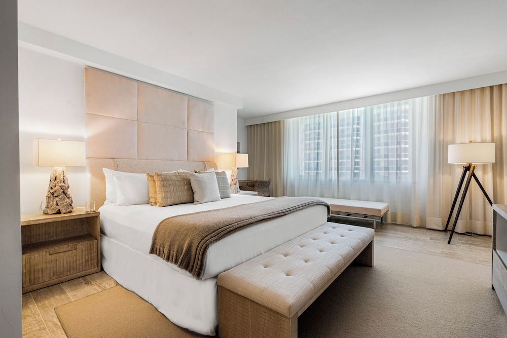 Luxury Vacation Rentals at 1 Hotel & Homes by LRMB