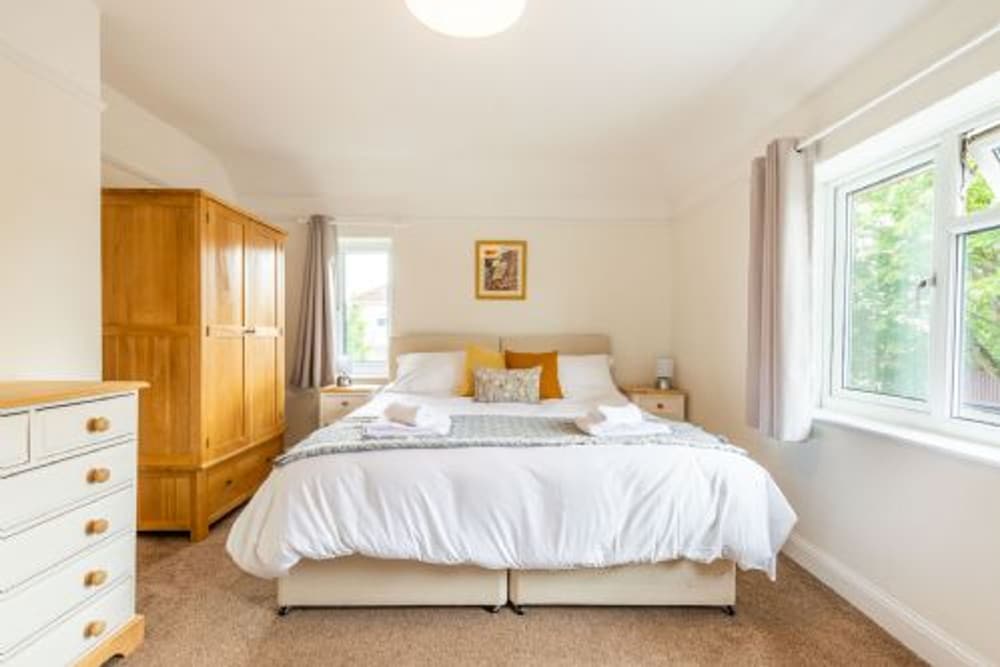Host Stay St Clements House