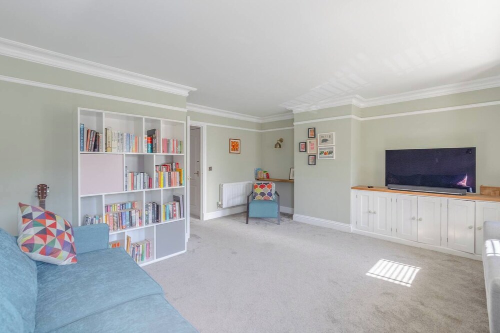 Beautiful & Modern 3BD House- Kennington!