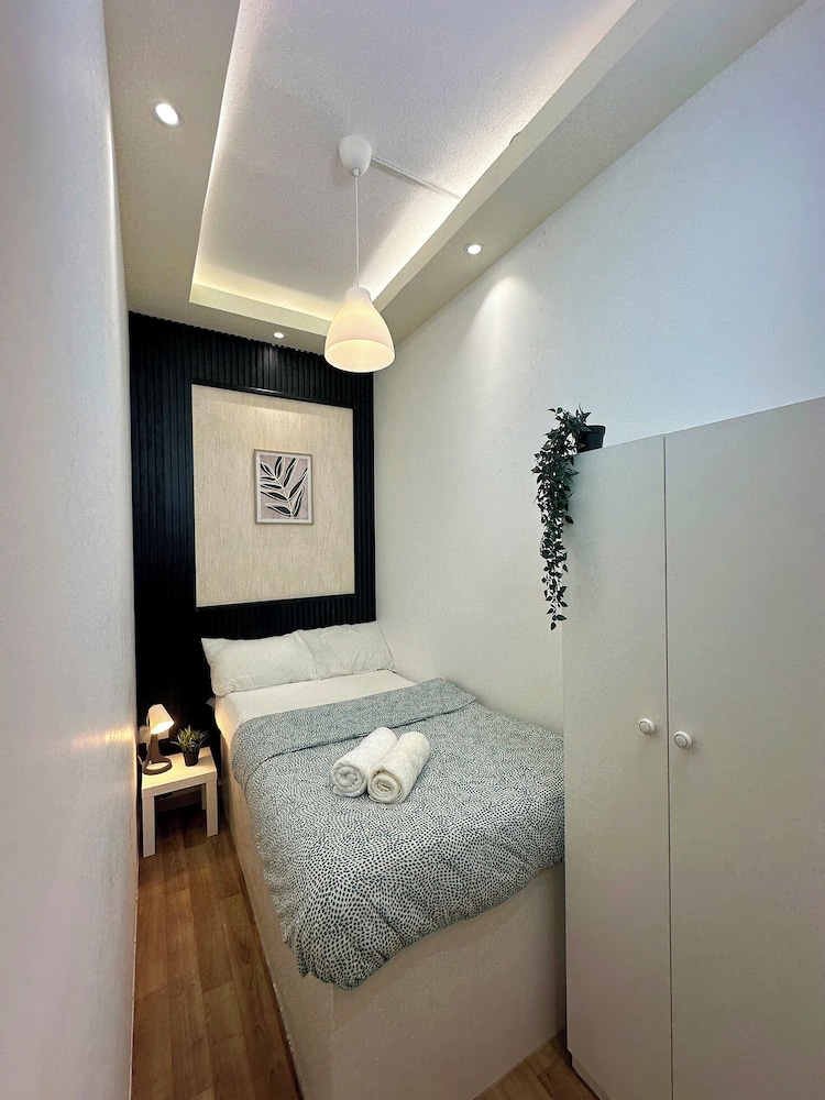 Nomad Partition Room in Tecom Near Metro