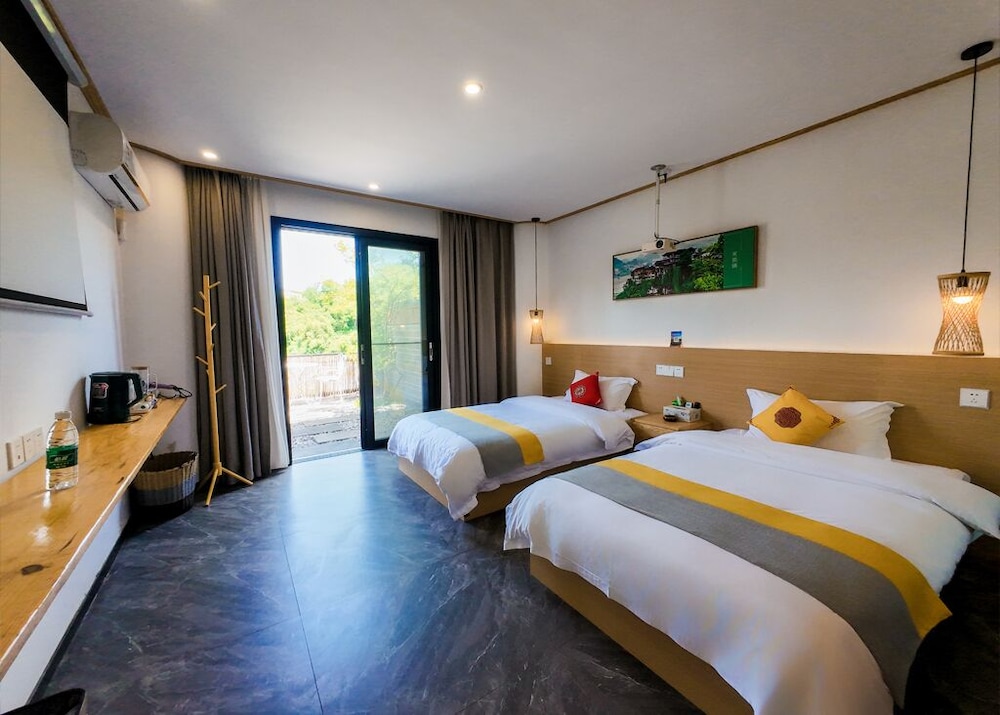 Jingjing Home Inn No. 372 Furong Town