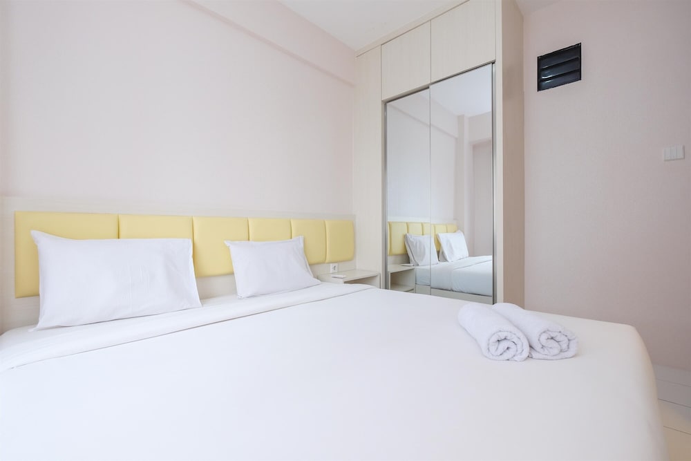 Comfort 2BR at 15th Floor Podomoro Golf View Apartment