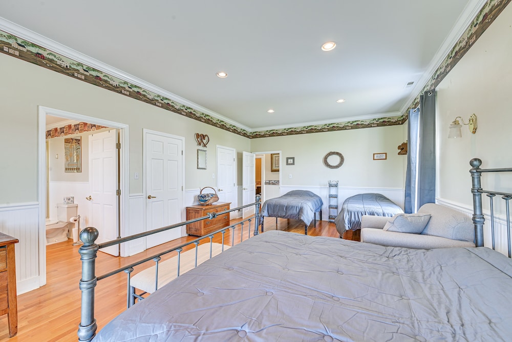 Spacious Ewing Retreat w/ Game Room & Fireplace! view 2