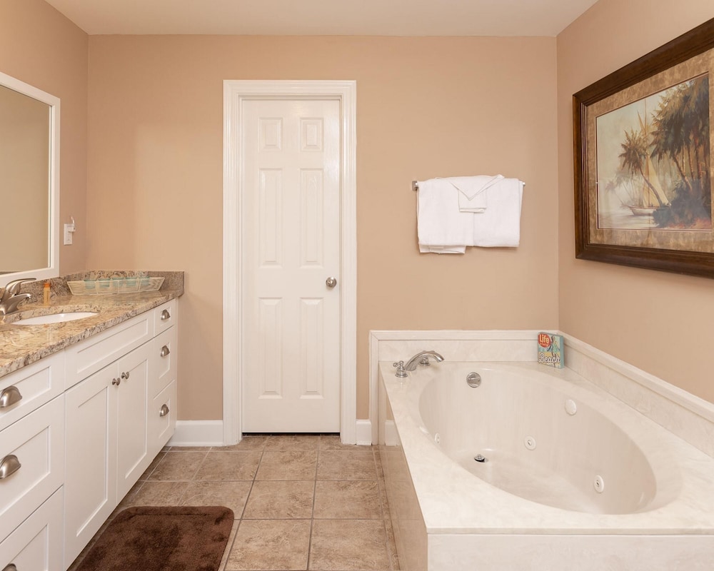 Phoenix West by Brett/Robinson Vacations